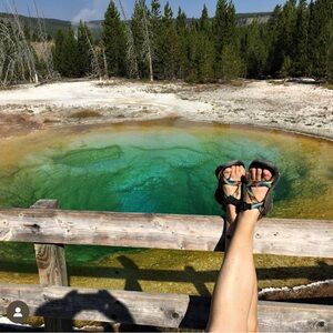 Chaco Sandals - Yellowstone edition - size 7